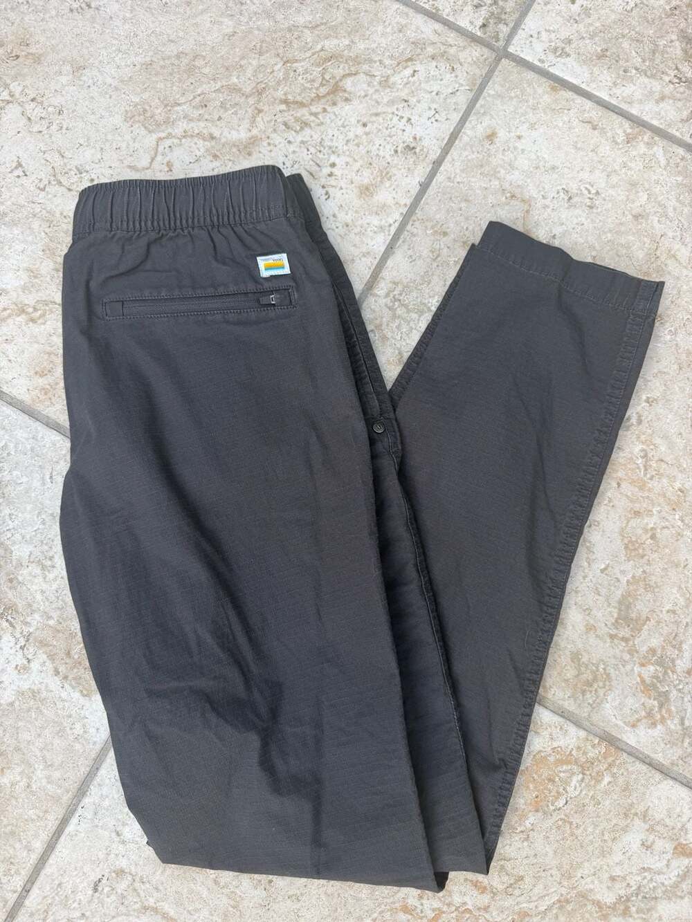 Vuori Men's Ripstop DuraTerra Pants in Charcoal Grey